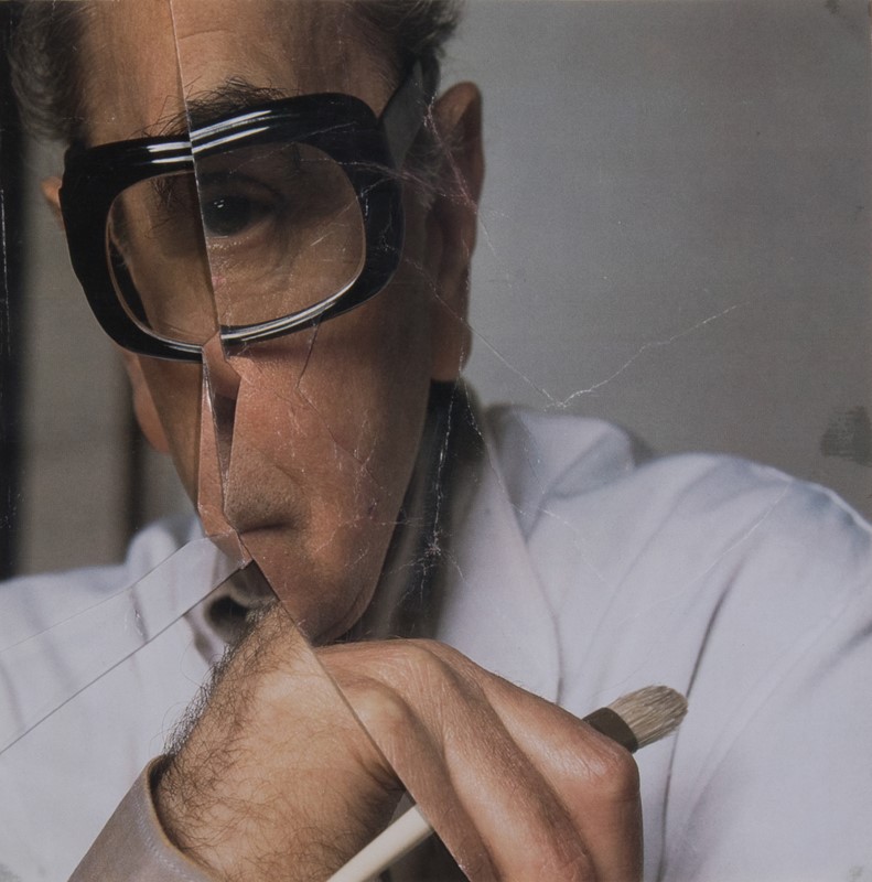 Jiri Kolar Autoportrét, 1984, Fotografia a colori piegata, froissage, es. unico, cm. 25x25 - immagine, cm. 47x47 - cornice