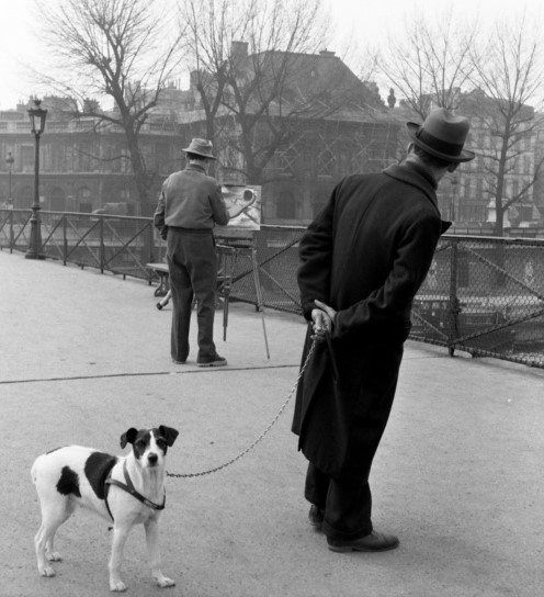 Robert Doisneau, Fox terrier au pont des Arts, 1953