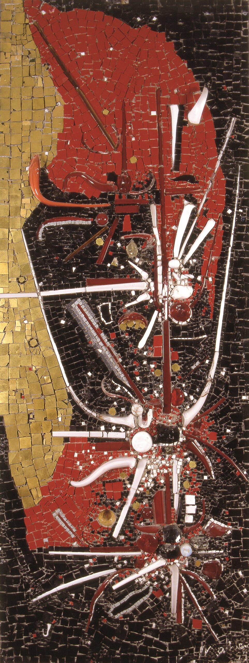 Georges Mathieu, Gruppo Mosaicisti (con l’aiuto del), Omaggio a Odoacre, 1959, opera musiva tessellata paste vitree, vetro soffiato, vetro a foglia metallica oro, smalti su pannello in cemento 241 x 92,2 x 4 cm, Ravenna, MAR - Museo d’Arte della città di Ravenna