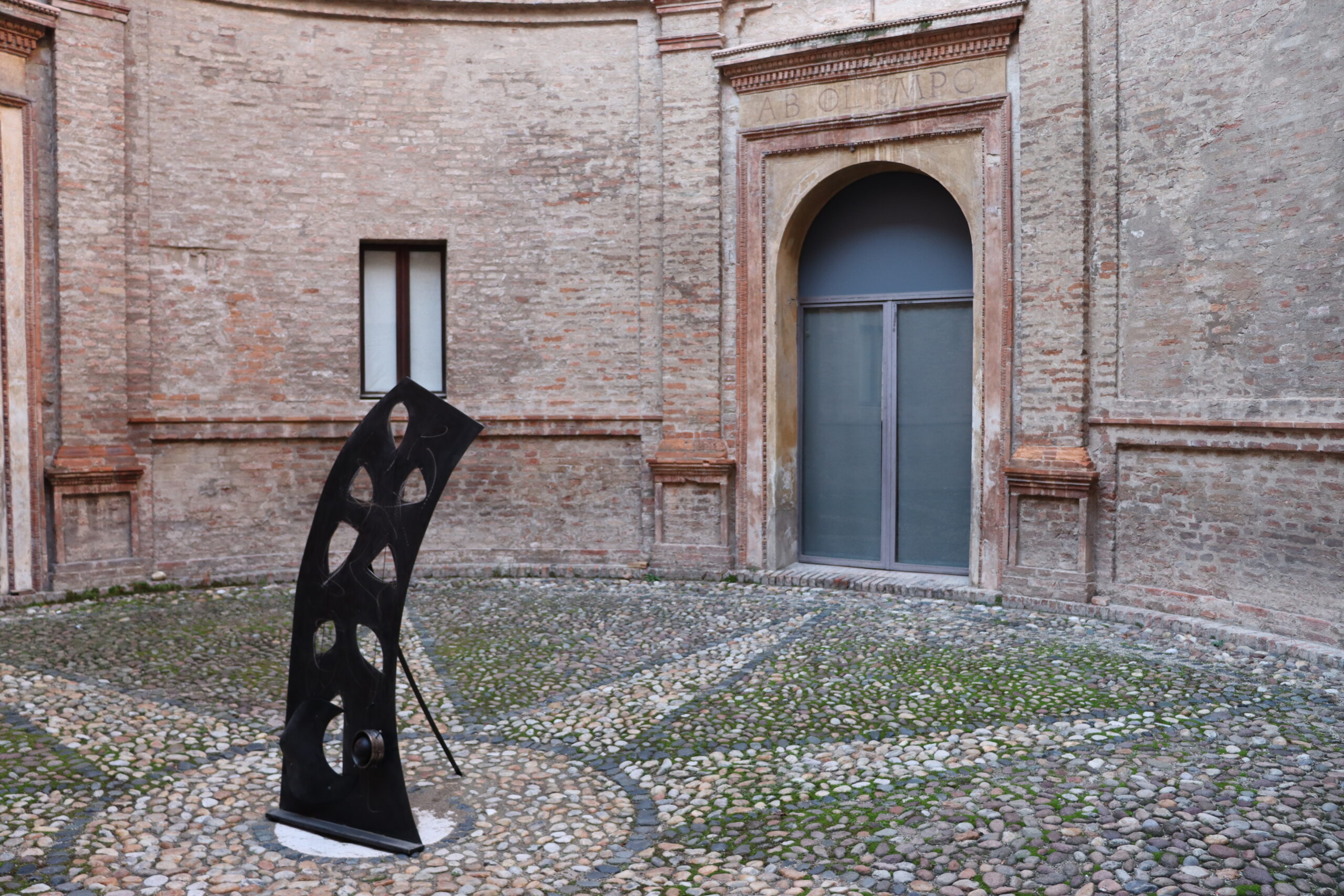 Giuseppe Marcotti Spazi Inclicati a cura di Alain Chivilo, Mantova, Casa del Mantegna, installazione portico rinascimentale