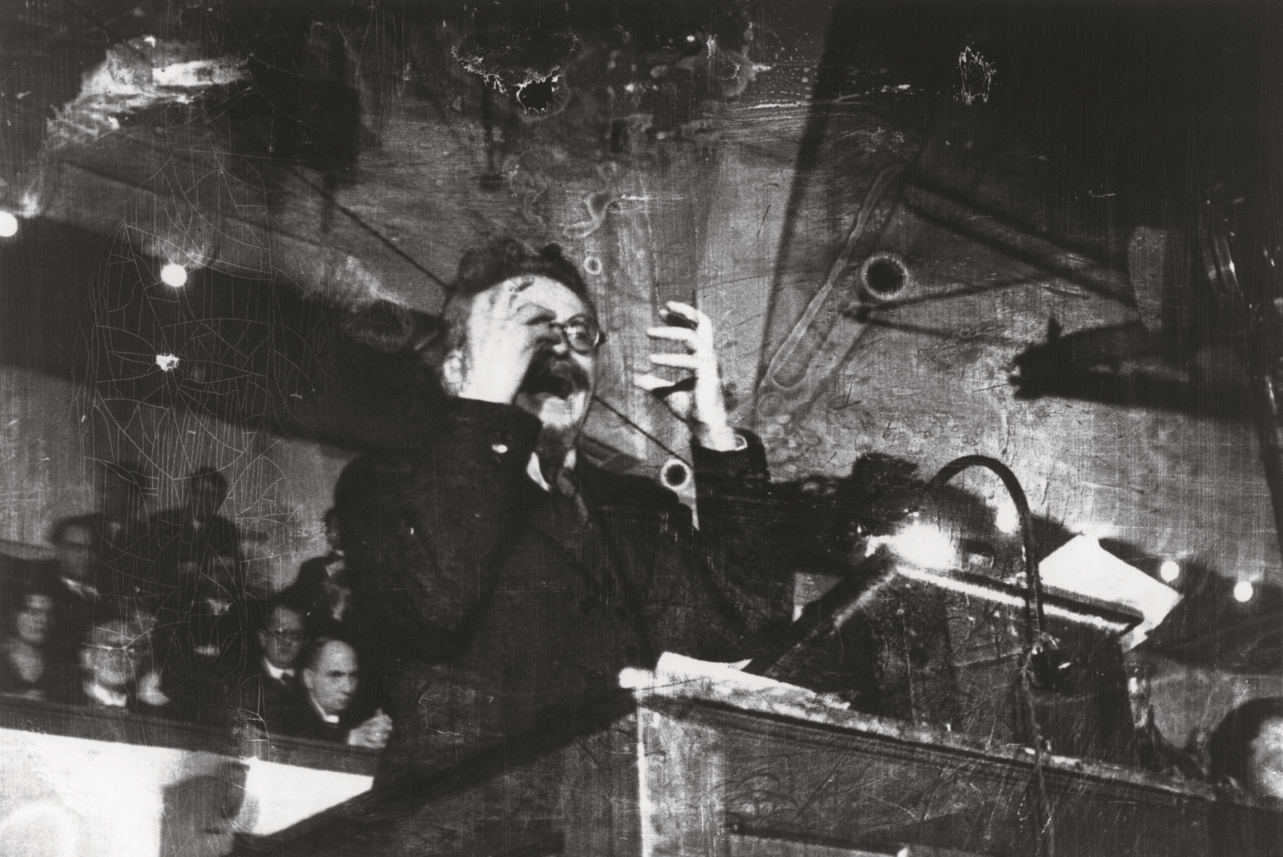 Robert Capa Conferenza di Leon Trotsky. Copenhagen, Danimarca, 27 novembre 1932 © Robert Capa © International Center of Photography_Magnum Photos