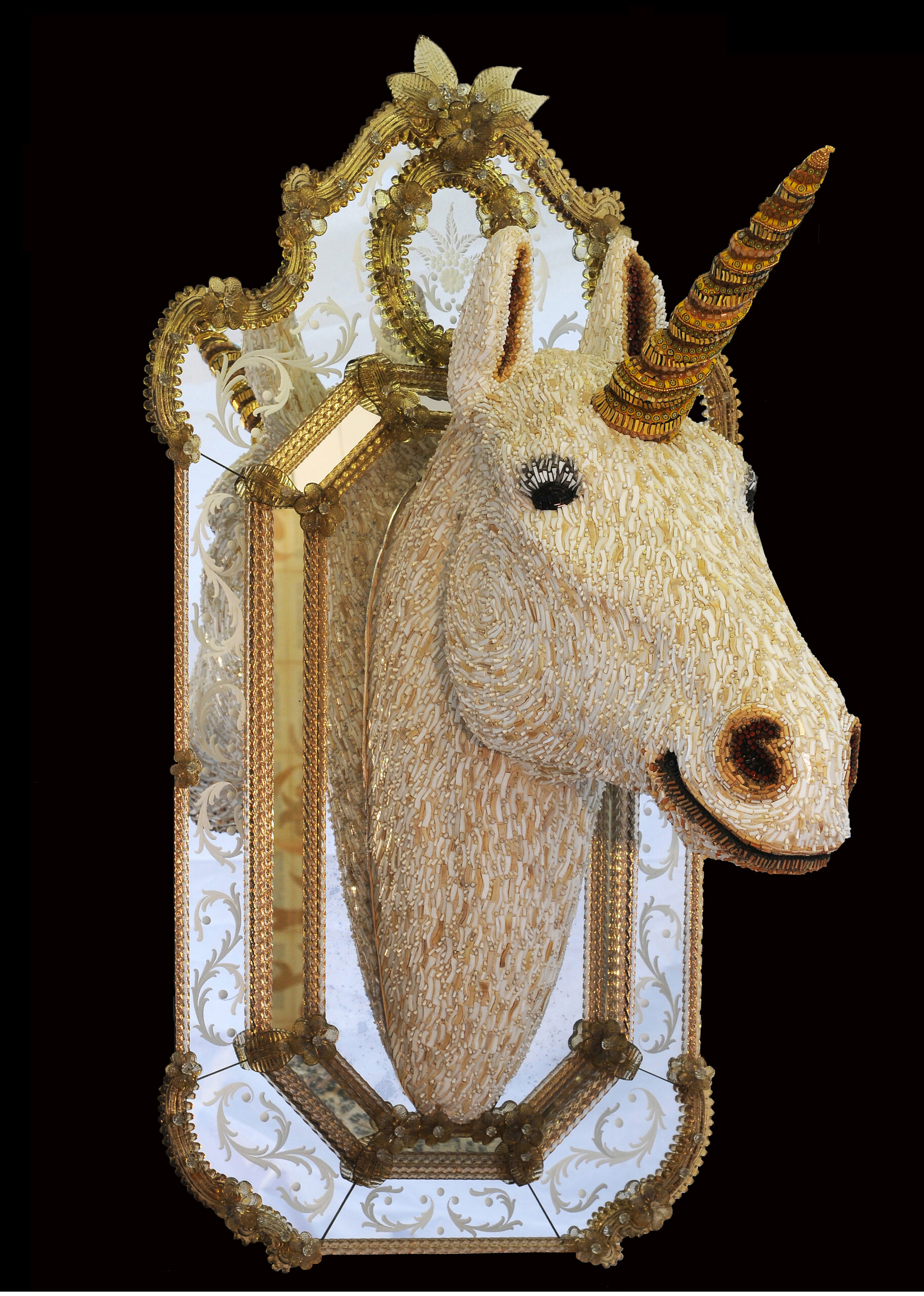 Dusciana Bravura, Unicorno, 2007, scultura musiva tessellata paste vitree, smalti, murrine su specchiera, 116 x 60 x 70 cm, Ravenna, MAR - Museo d’Arte della città di Ravenna